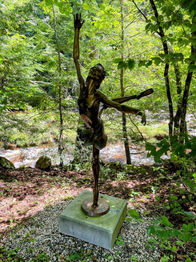 bronze statue — entitled “Starlight” by Andrew DeVries On Flickr: https://flic.kr/p/2oZLEAB by Dogtrax Attribution-ShareAlike (CC BY-SA 2.0) Daily Create Prompt https://daily.ds106.us/tdc4294/